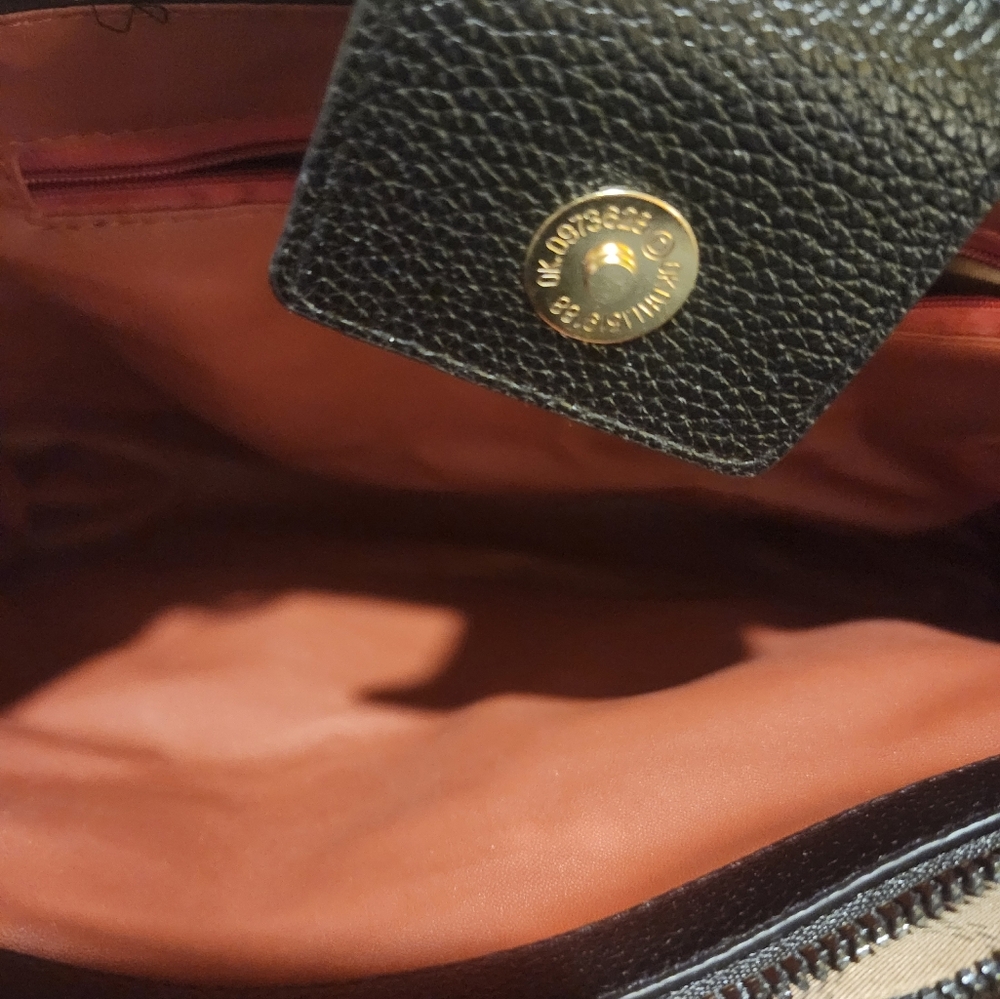 Elegant Black Quilted Chain Bag - Picture 4 of 6